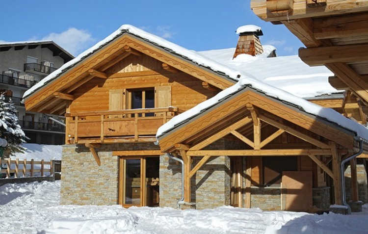 This self-catered ski chalet in Alpe d’Huez, sleeps 14 and can be booked in the 2018 ski season for as little as £2233.80, that’s only £159.55pp