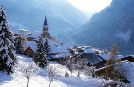 Skiing in Chatel in the Portes du Soleil