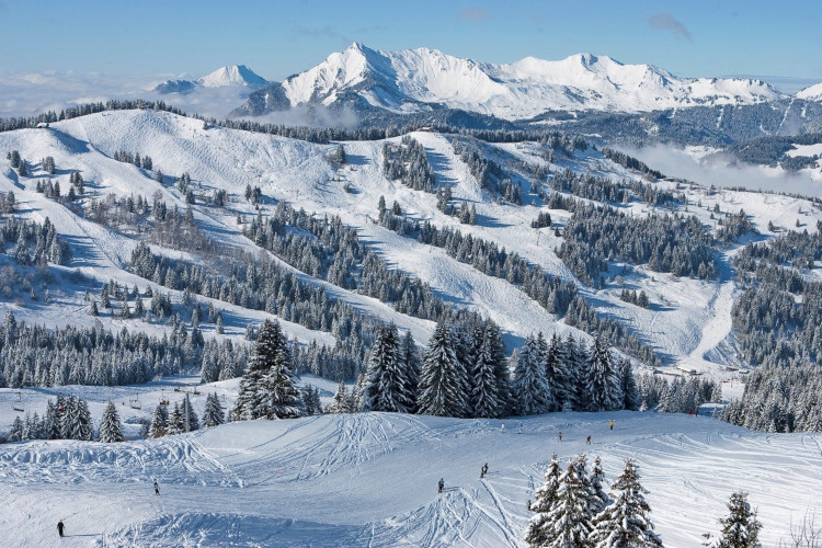 Skiing in Les Gets in the Portes du Soleil