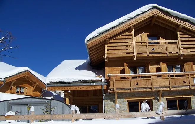 Chalet Le Loup Lodge - 5