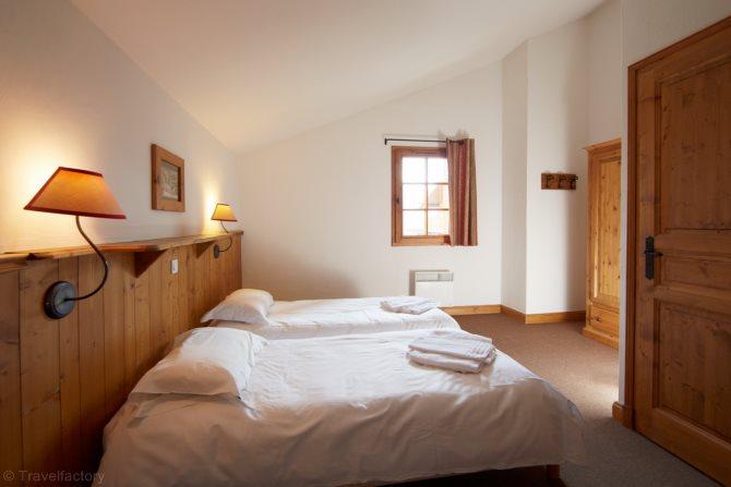 Residence CGH & SPA Les Chalets du Soleil Authentique 4* - 8