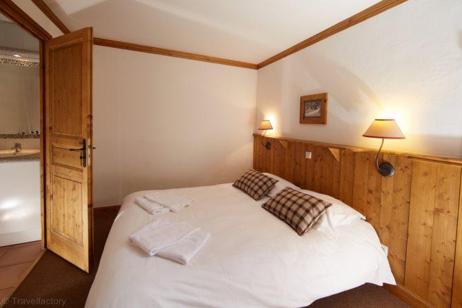 Residence CGH & SPA Les Chalets du Soleil Authentique 4* - 9