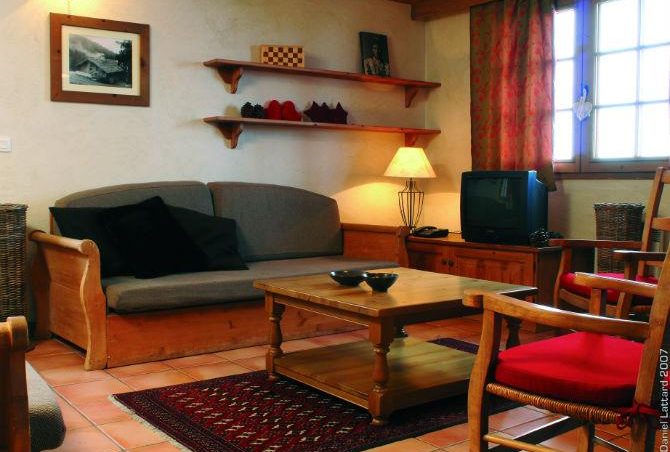 Residence CGH & SPA Les Chalets du Soleil Authentique 4* - 10
