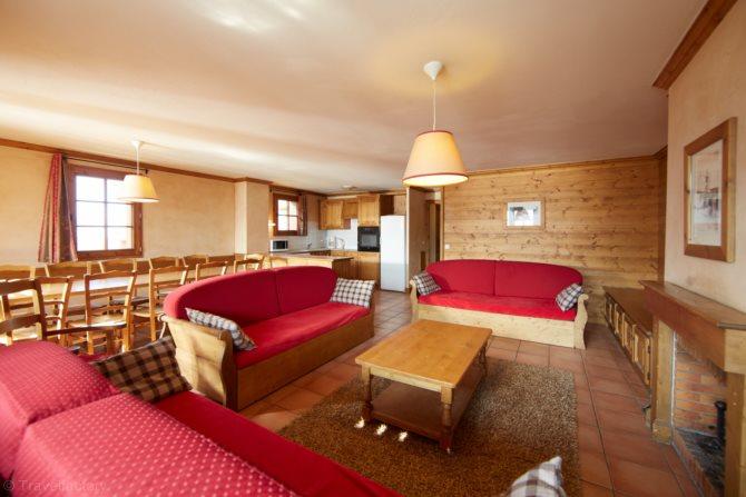 Residence CGH & SPA Les Chalets du Soleil Authentique 4* - 11