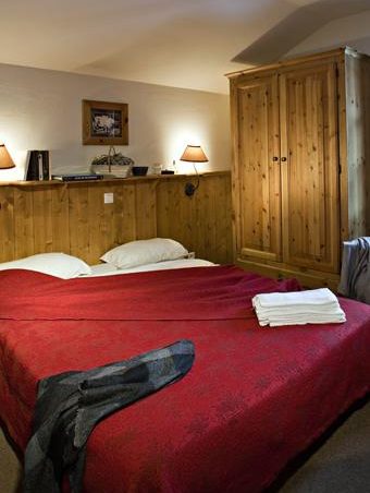 Residence CGH & SPA Les Chalets du Soleil Authentique 4* - 12