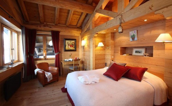 A luxury ski chalet holiday in Val d’Isere for a lot less than you’d think!