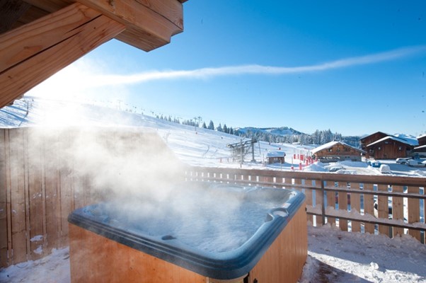 Altitude Lodge, Les Gets - Hot Tub