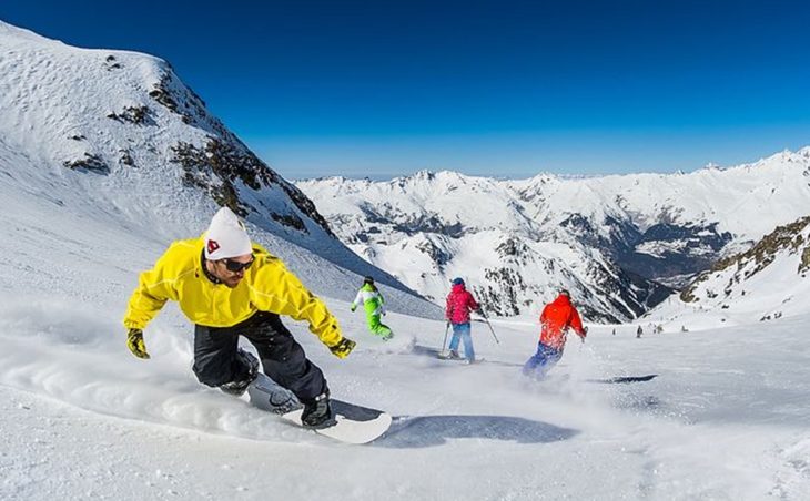 Top 10 destinations in France for skiing or snowboarding (19)