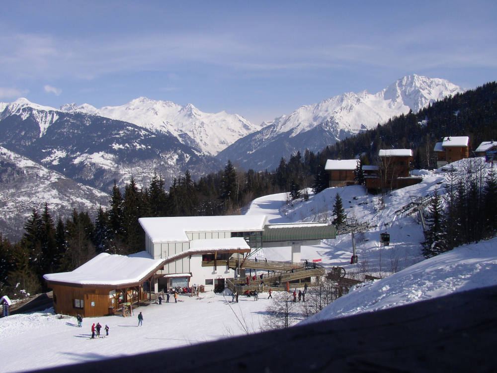 Akomodasi Liburan Skiline.co.uk Di La Tania Untuk 2024