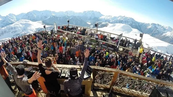 A ski chalet to Après ski with the Folie Douce Music bar.