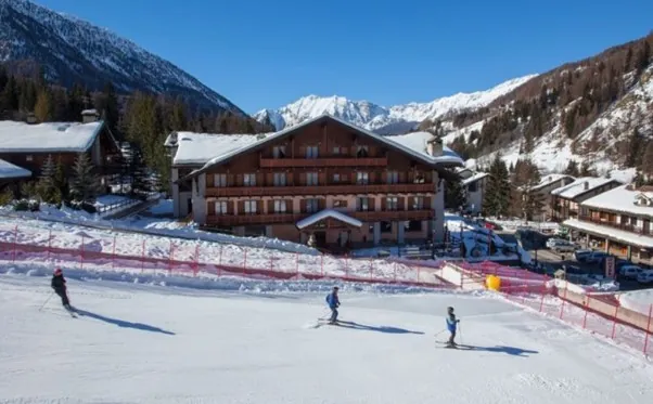 Avoiding the February half-term crush with ski convenience.