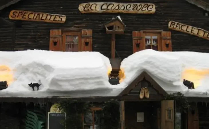 Casserole located in the centre of Val d’Isere