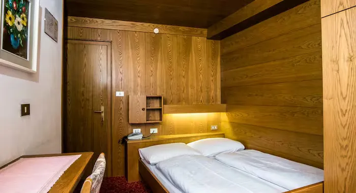 Hotel Des Alpes - 9