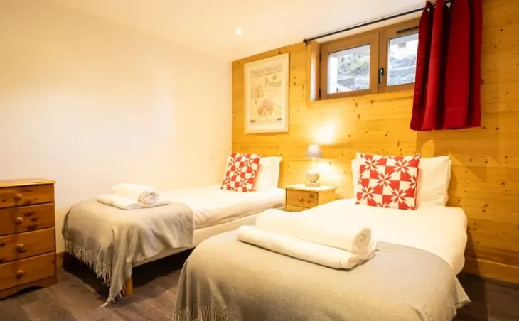 Chalet Ammonite - 10