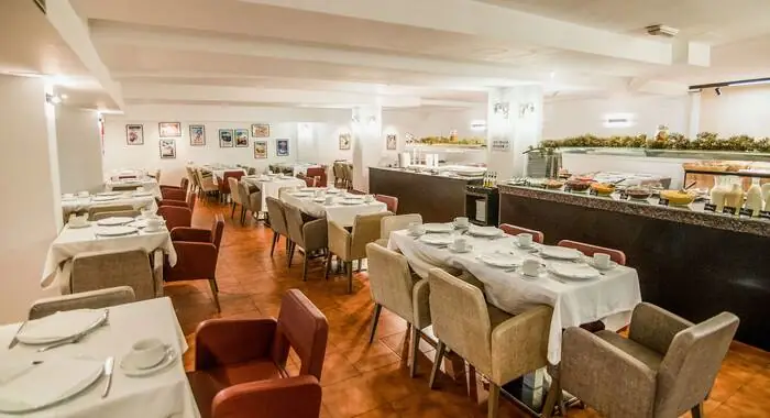 Hotel Mont Blanc - 8