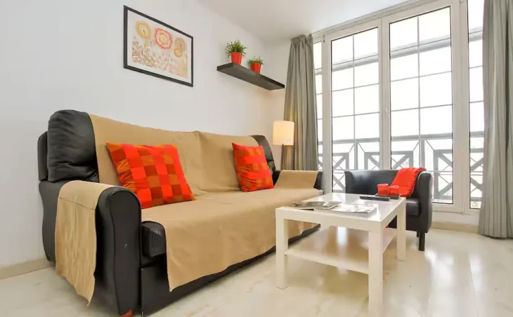 Inside Plaza Apartments - 14
