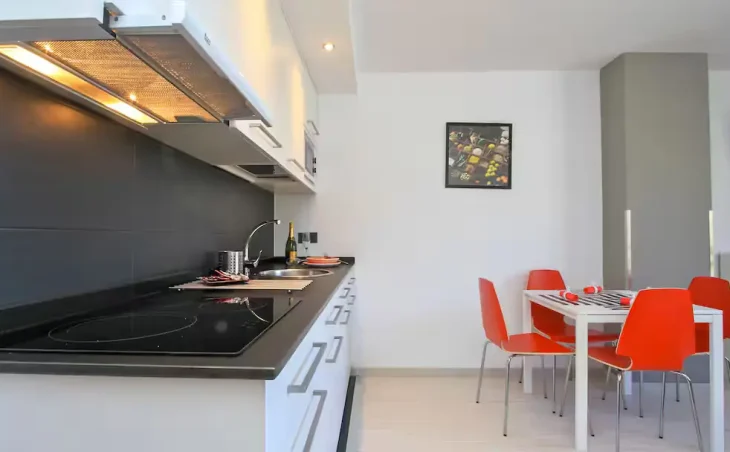 Inside Plaza Apartments - 8