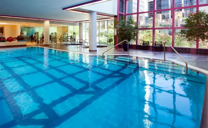 Sheraton Vancouver Wall Centre - 6