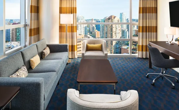 Sheraton Vancouver Wall Centre - 4