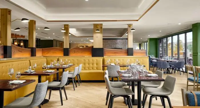 Hotel Alpenrock Breckenridge, Curio Collection by Hilton - 2