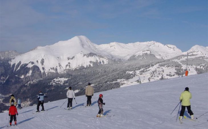 Ski holidays in Morzine: A group learning to ski