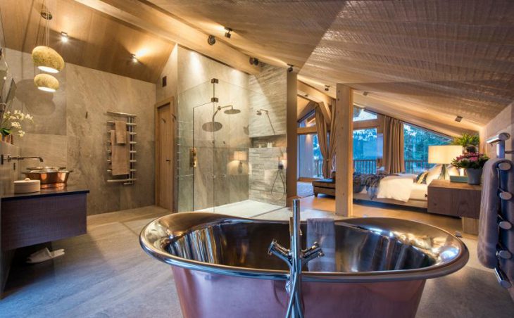 Chalet Alpaca, Meribel, Double Bedroom 2