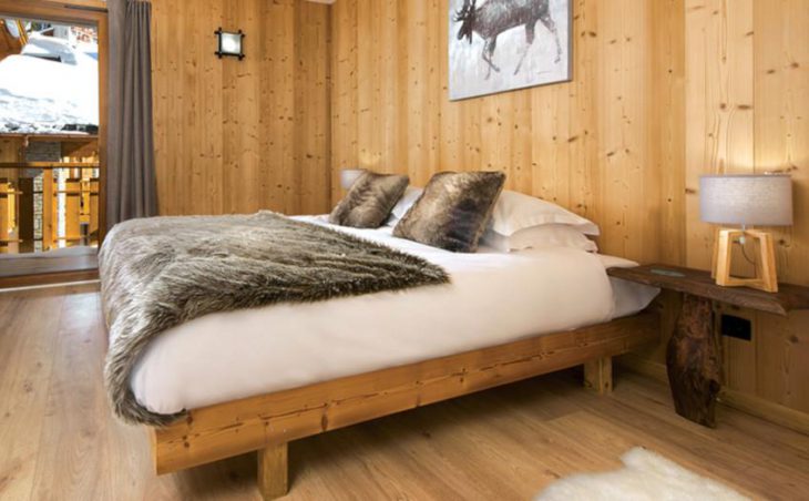 Chalet Faucon, Les Menuires, Double Bedroom