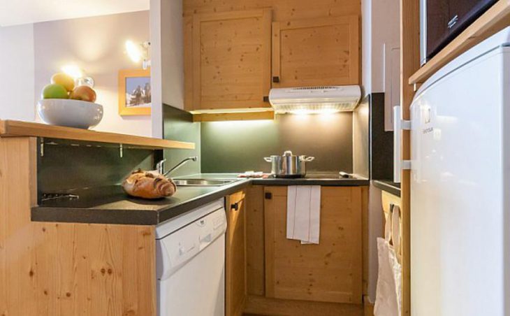 Residence Les Balcons de Bellevarde, Val dIsere, Kitchen 2