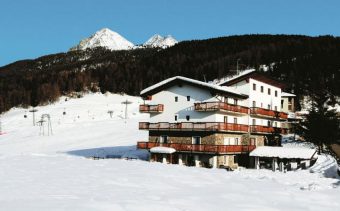 Hotel Chalet des Alpes in Pila , Italy image 1 