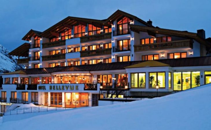 Hotel Bellevue, Obergurgl, Nightime Exterior 