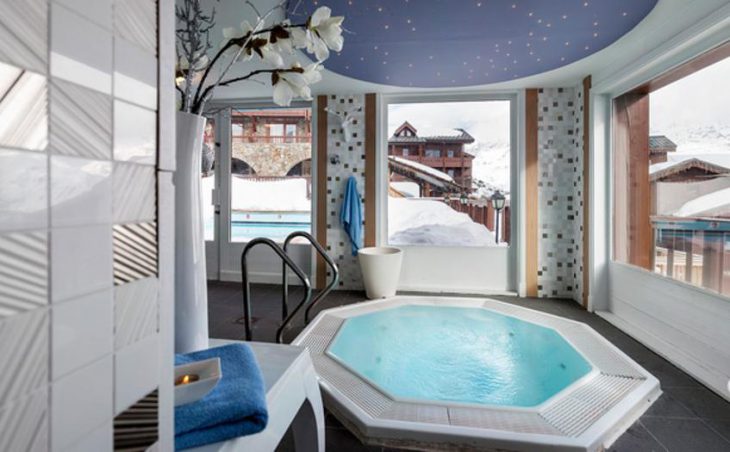 Village Montana Hotel in Tignes , France image 4 